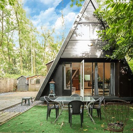 Traditional Holiday Home In Lanaken With Garden ภายนอก รูปภาพ
